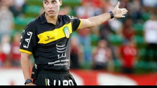 Imagem Macaé x Vitória: juiz paranaense apita duelo no Rio de Janeiro