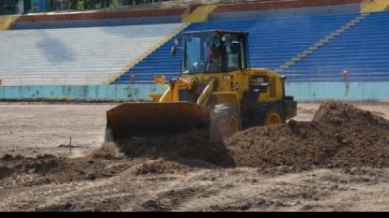 Imagem Obras no Lomantão seguem a todo vapor e gramado já está sendo trocado 