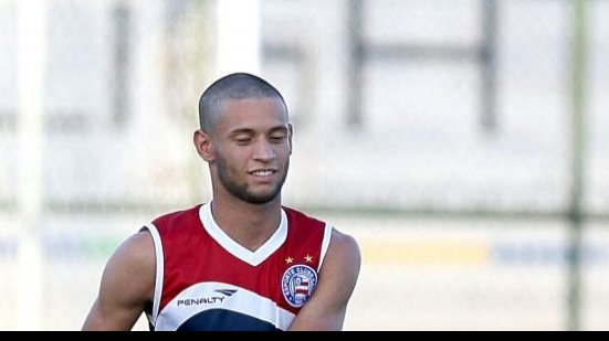 Imagem Bahia pode utilizar décima opção na lateral esquerda em 2015