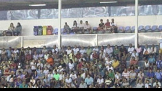 Imagem Macaé coloca ingressos no valor de R$ 5 para encher estádio diante do Vitória