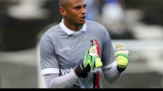 Imagem Goleiro do Santa quer esquecer salários atrasados e não quer empatar com o Bahia