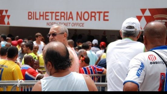 Imagem Torcida do Bahia lota bilheterias da Fonte Nova na manhã deste sábado