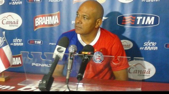 Imagem Charles defende substituições após derrota: "Acho que o time não jogou tão mal"