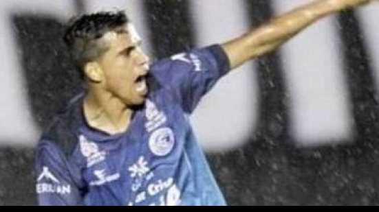 Imagem Brasileiro desconhecido disputa o título da FIFA de gol mais bonito do ano 
