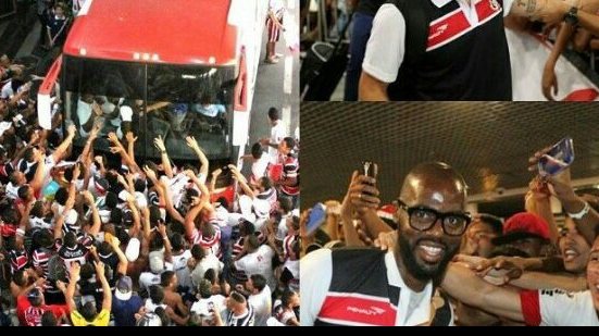 Imagem Após vencer o Bahia e voltar ao G-4, torcida do Santa faz festa em aeroporto