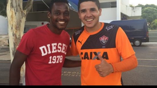 Imagem Em BH, Marquinhos visita elenco do Vitória: estou torcendo pelo acesso
