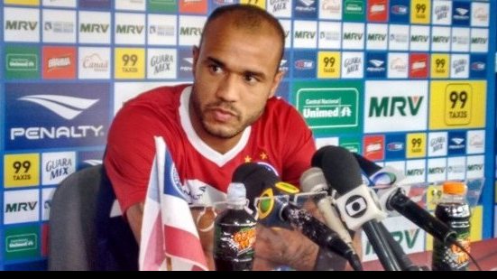 Imagem  Roger admite tristeza, mas se diz confiante na recuperação do Bahia