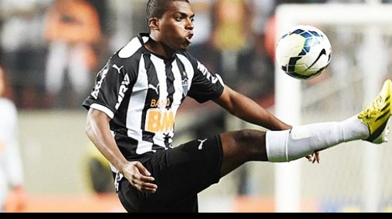 Imagem Baiano de Jeremoabo é convocado por Dunga para jogo do Brasil em Salvador