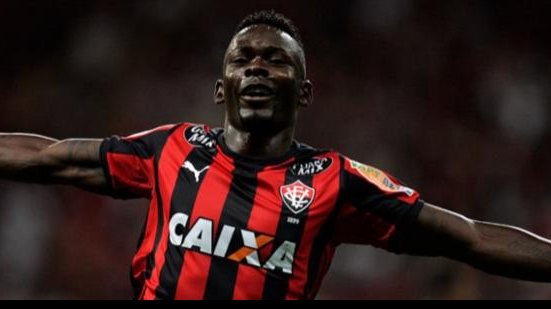 Imagem Zagueiro do Vitória quer se naturalizar belga para defender seleção europeia