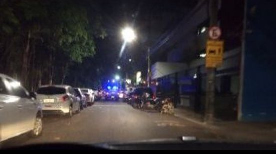 Imagem Policiamento é reforçado em frente à casa de presidente do Bahia após goleada