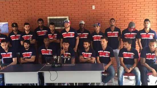 Imagem Jogadores do Bahia pedem desculpas e tentam eximir presidente de fracasso