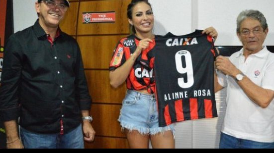 Imagem Alinne Rosa prestigia e comemora triunfo do Vitória: feliz demais