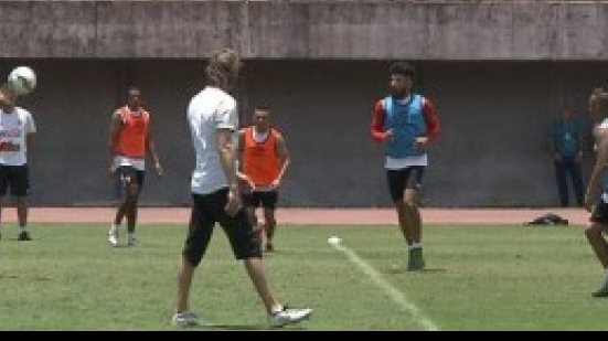 Imagem Ricardo Gareca comanda treino da seleção peruana em Pituaçu 