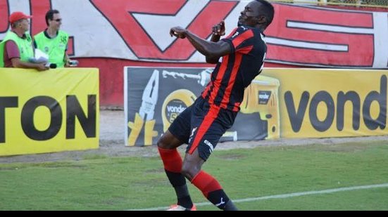 Imagem &quot;Nada está garantido&quot;, alerta Kanu sobre acesso à Série A