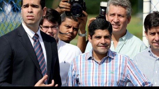Imagem Neto sugere a presidente do Bahia que se cerque de quem entende de futebol