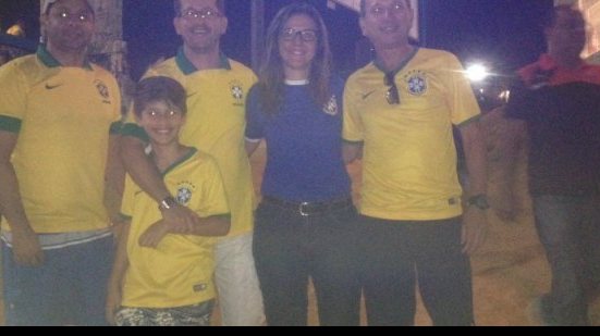 Imagem Família de Jequié faz a festa na Arena: Neymar vai marcar dois