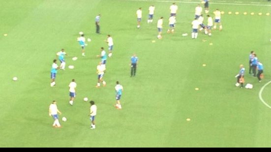 Imagem  Brasil e Peru: Seleções fazem aquecimento na Fonte Nova