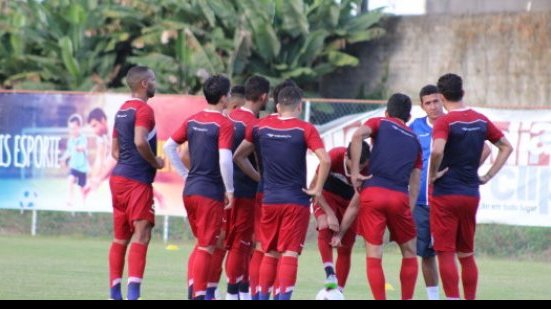 Imagem Com sete da base, Aroldo testa titulares do Bahia em treino