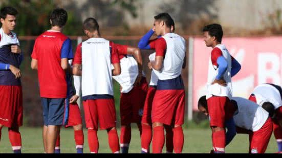 Imagem Técnico do Bahia convoca 11 atletas da base para jogo com Náutico; confira lista