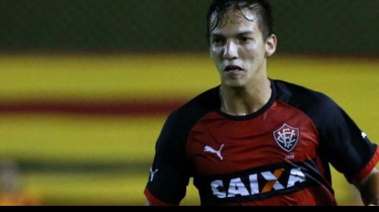 Imagem Lateral é vetado no Vitória e está fora de duelo decisivo contra o Luverdense