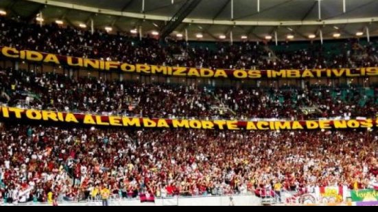 Imagem Torcida do Vitória prepara grande mosaico pra comemorar acesso à Série A