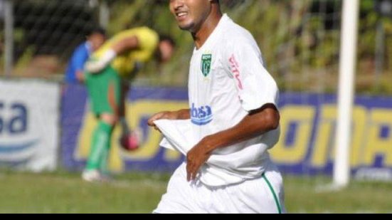 Imagem Eleito melhor meia do Baianão 2015, Carlinhos retorna ao Conquista
