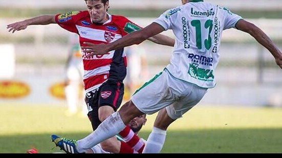 Imagem Conquista contrata lateral-esquerdo que iniciou carreira no Paraná