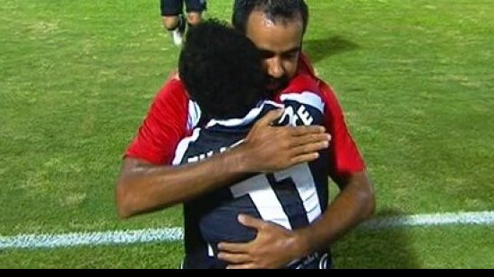 Imagem Vitória é dominado pelo Santa Cruz e se despede da Série B com derrota