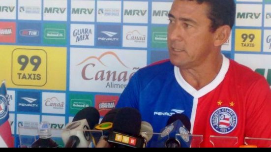 Imagem Após triunfo, Aroldo Moreira se diz ‘à disposição’ do Bahia