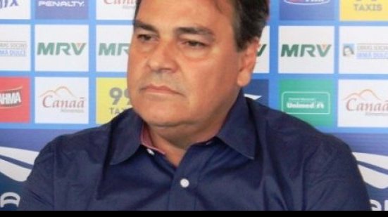 Imagem Na chegada ao Fazendão, diretor de futebol do Bahia mira novo treinador