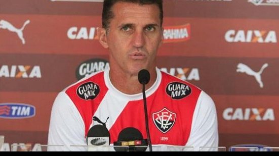 Imagem Vitória e Mancini chegam a acordo e técnico é mantido para 2016
