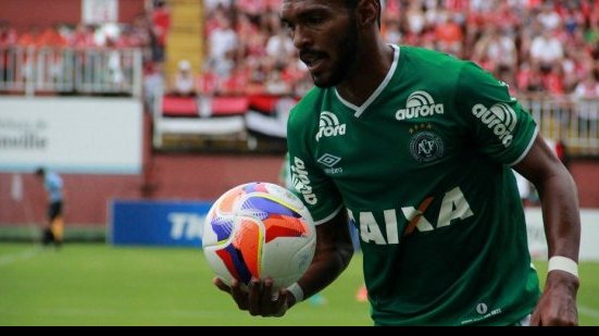 Imagem Ex-Vitória deve sair da Chapecoense após sondagens de clubes da Série A e do EUA