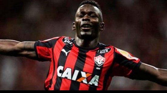 Imagem Zagueiro do Vitória comemora renovação de Mancini: “treinador diferenciado”