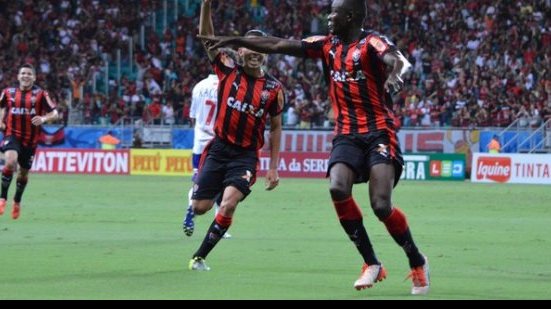 Imagem Zagueiro do Vitória segue em busca de naturalização para atuar pela Bélgica
