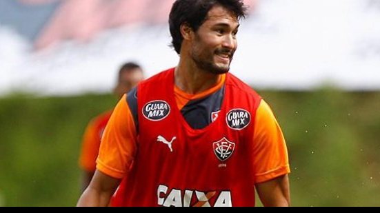 Imagem Cruzeiro anuncia que não vai renovar com Pedro Ken e meia deve ficar no Vitória