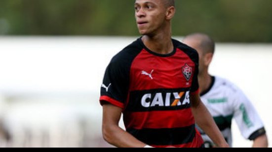 Imagem Empresário descarta propostas e confirma permanência de W. Henrique no Vitória