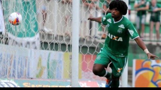 Imagem Faxina geral: William Barbio e mais 11 jogadores saem da Chapecoense