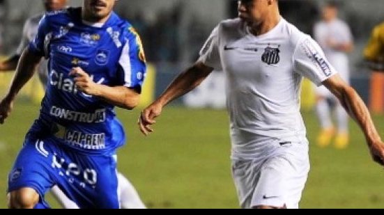 Imagem Destaque no Santos, ex-meia do Bahia entra na mira do Corinthians