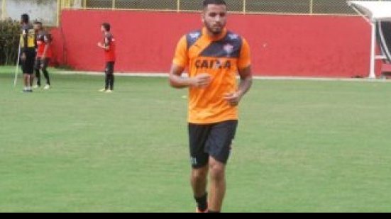 Imagem Indicado por Vampeta, volante se despede do Vitória sem entrar em campo 