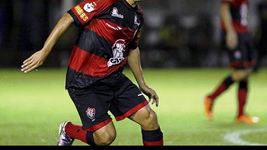 Imagem Meia veterano que decepcionou no Vitória é dispensado pelo Coritiba