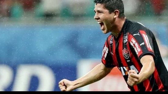 Imagem Vitória anuncia renovação de contrato de Diego Renan