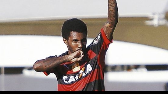 Imagem Anunciado pela Ponte Preta, Rhayner ainda pode voltar ao Vitória