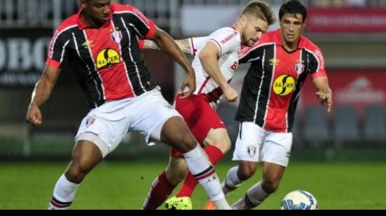 Imagem Ex-zagueiro do Bahia quer ficar no Joinville apesar do rebaixamento