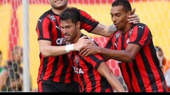 Imagem Pedro Ken se diz confiante em renovação com Vitória e avisa: “quero grande 2016”