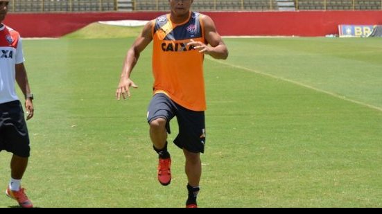 Imagem Yan e mais três jogadores da base são promovidos ao elenco principal do Vitória