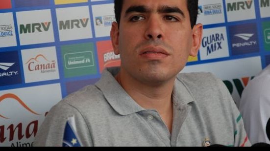 Imagem Presidente do Bahia explica logística de contratações no Fazendão