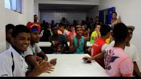 Imagem Rendimento de garotos da base do Bahia na escola teve aumento em 2015