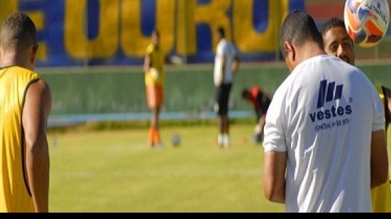 Imagem Elenco e comissão técnica do Jacobina são apresentados visando Baianão