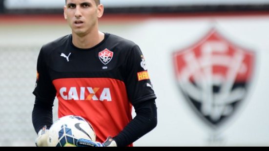 Imagem Gatito revela ansiedade para renovar com o Vitória e descarta acerto com o Bahia