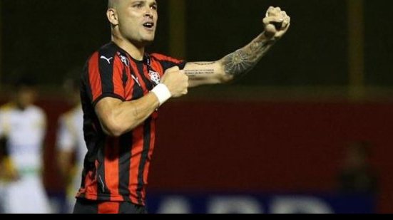 Imagem Vitória deve confirmar renovação de Guilherme Mattis a qualquer momento